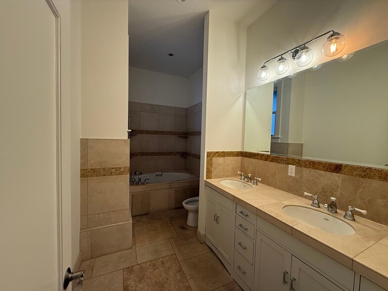 Bathroom - 115 Magnolia St