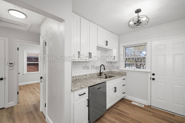 Building Photo - 1410 St Bernadette Ln