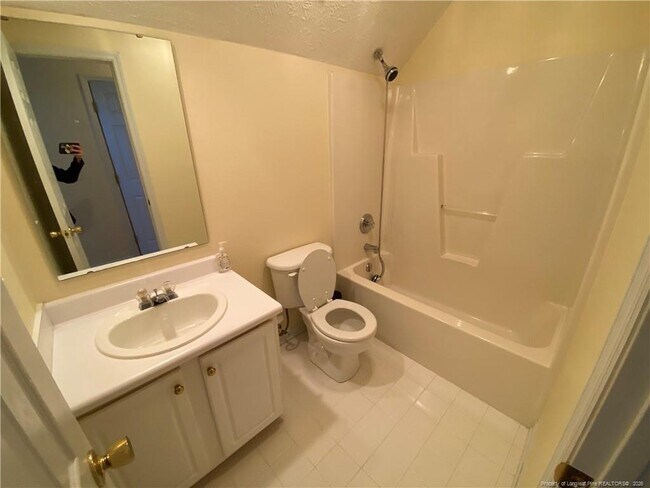 Building Photo - 6501 Ryefield Dr