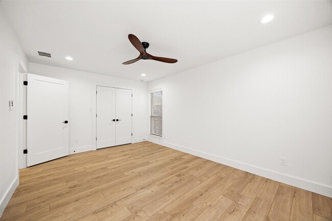 Building Photo - 2114 Trellis Pl