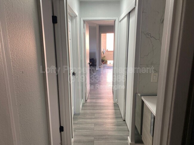 Building Photo - 3254 Ashford St