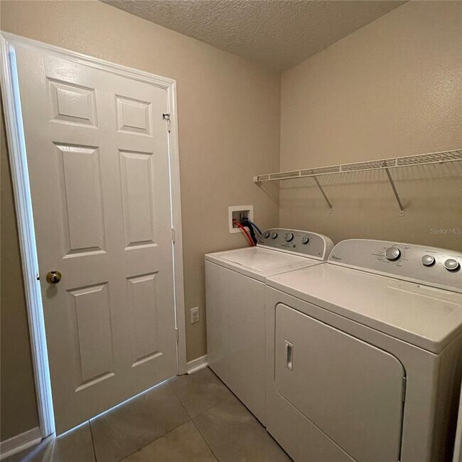 Building Photo - 2317 Walnut Canyon Dr