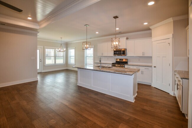 Building Photo - 148 Rosemary Ayers Dr