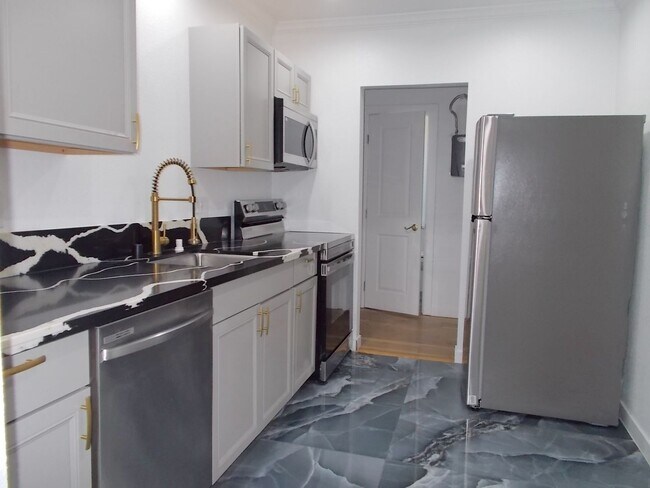 Building Photo - 245 N 23rd St
