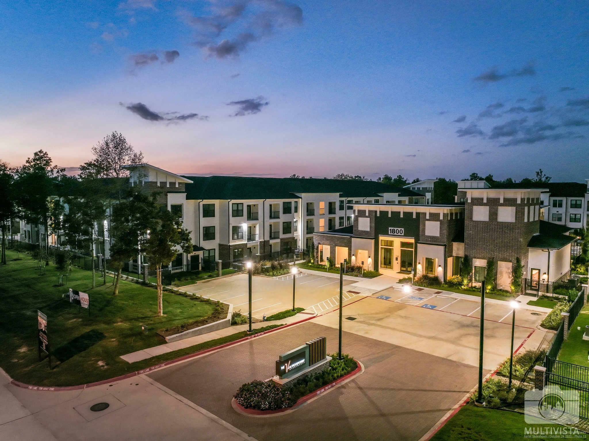 Building Photo - 1800 Central Pine St