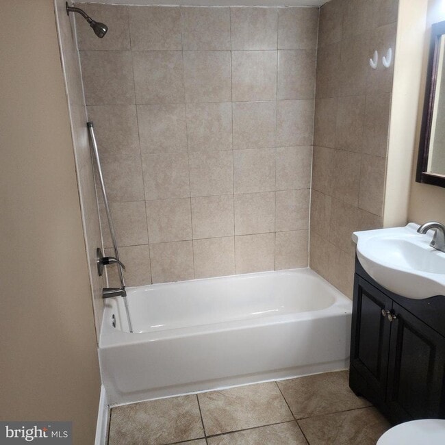 Building Photo - 7528 Rabon Ave