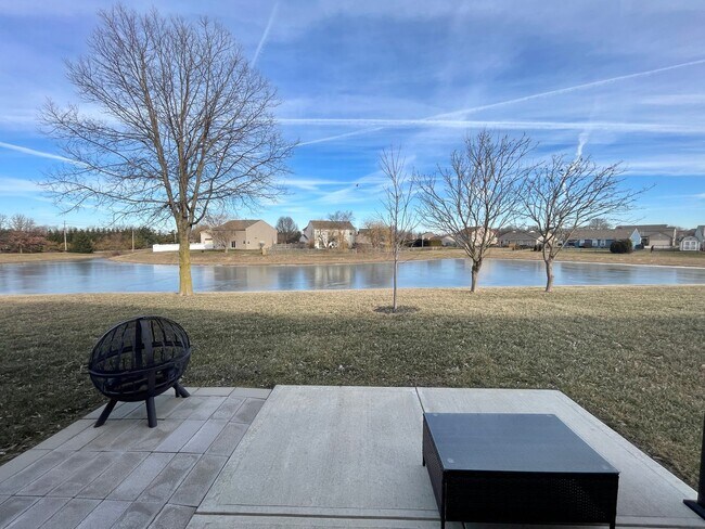 Building Photo - 3 Bed 2 Bath Available Now In Mccordsville!