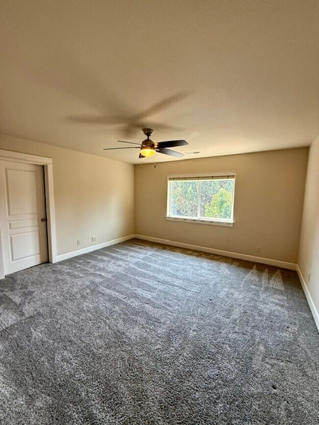 Building Photo - 20441 Aberdeen Dr