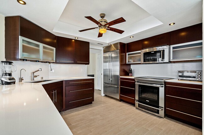 Building Photo - 2066 N Ocean Blvd