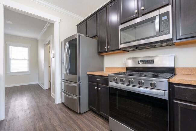 Building Photo - MOVE IN READY 3 Bedroom in the Heart of Western Branch!