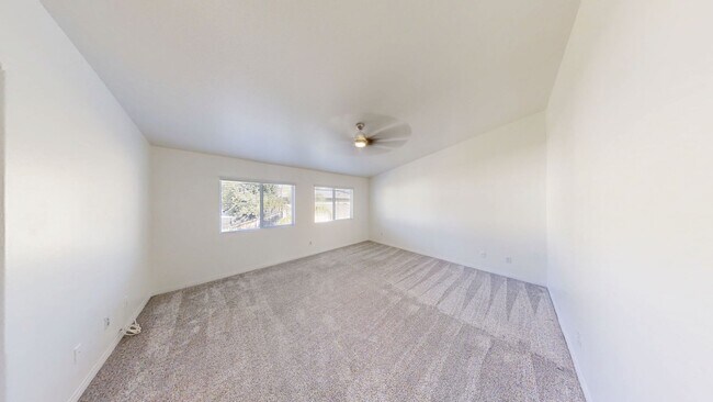 Building Photo - Beautiful 5 bedroom 3 bathroom home in Yucaipa