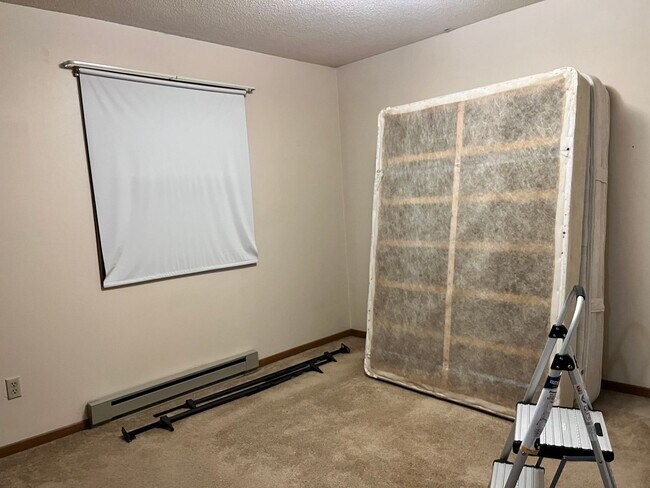 Building Photo - Redwood - Hudson