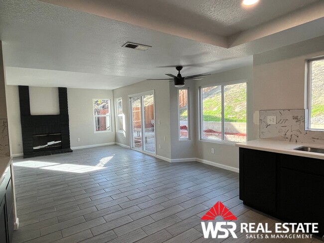 Building Photo - Stunning 4-Bedroom Remodeled Home for Rent...