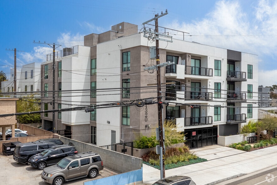 Building Photo - 4320 Inglewood Blvd