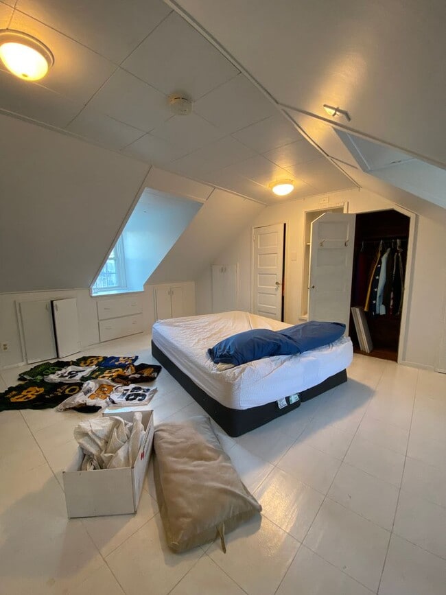 Building Photo - Remarkable 3 BR Townhouse in Downtown Lancaster City with Large Fenced in Backyard!