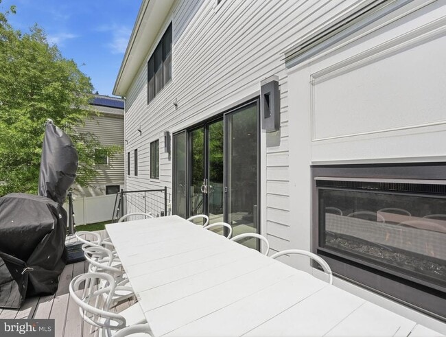 Building Photo - 2504 12th St N