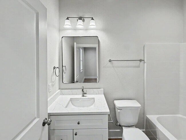 Building Photo - 202 Park Pl