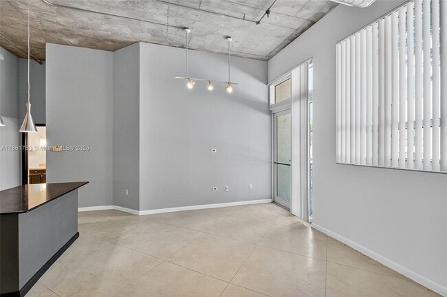Building Photo - 2001 Biscayne Blvd