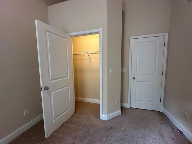 Building Photo - 2417 Tenor Ln