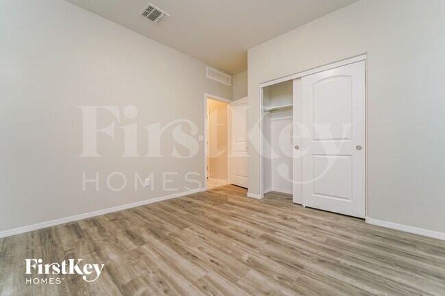 Building Photo - 7875 N Scholes Ave