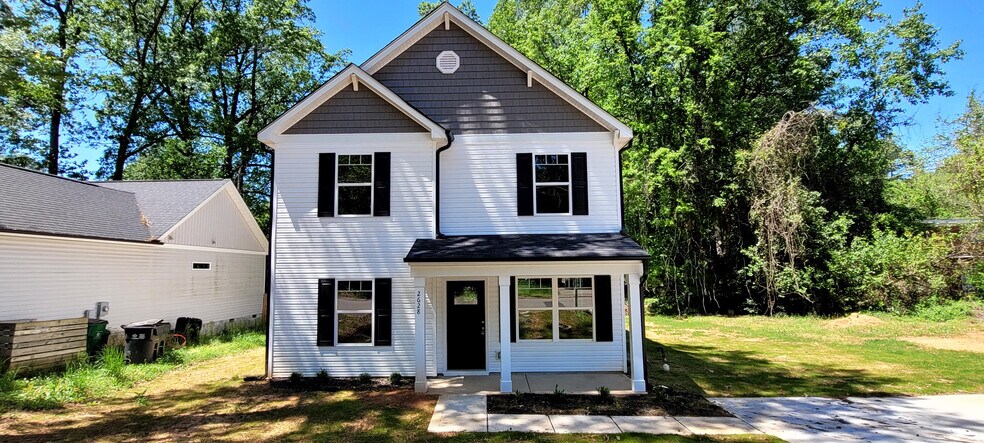 Building Photo - Room in House on Kenhill Dr