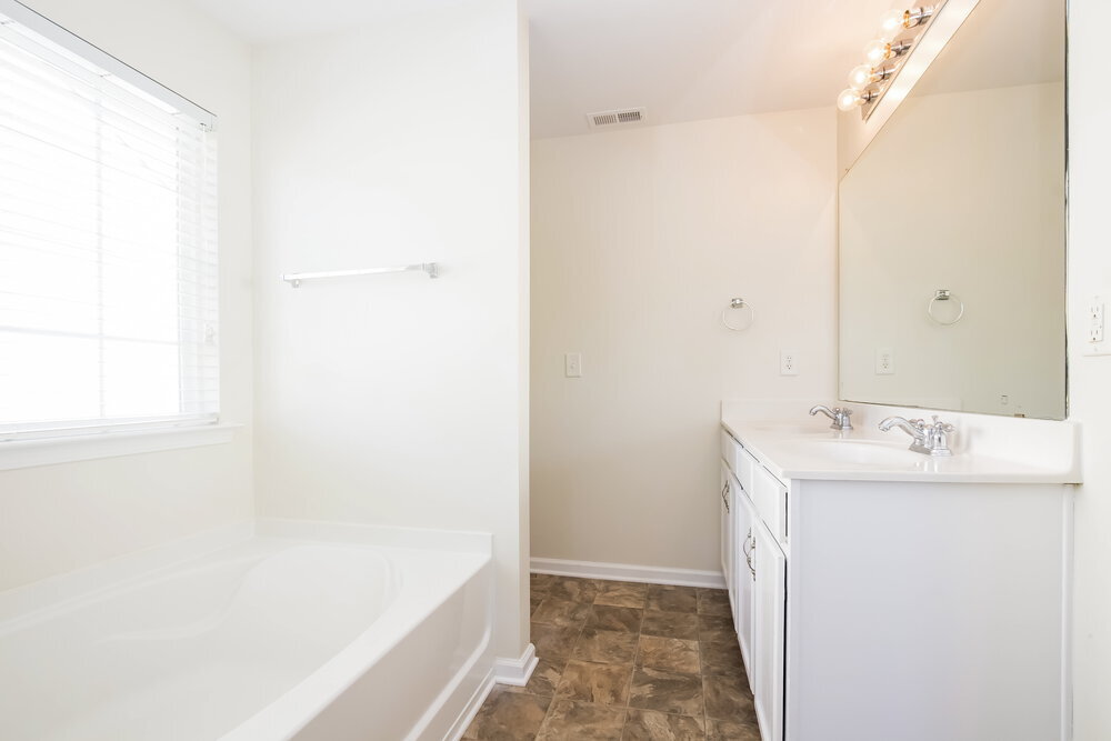 Building Photo - 10321 Samuels Way Dr