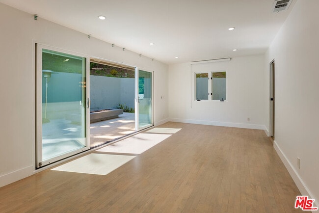 Building Photo - 1404 Devlin Dr