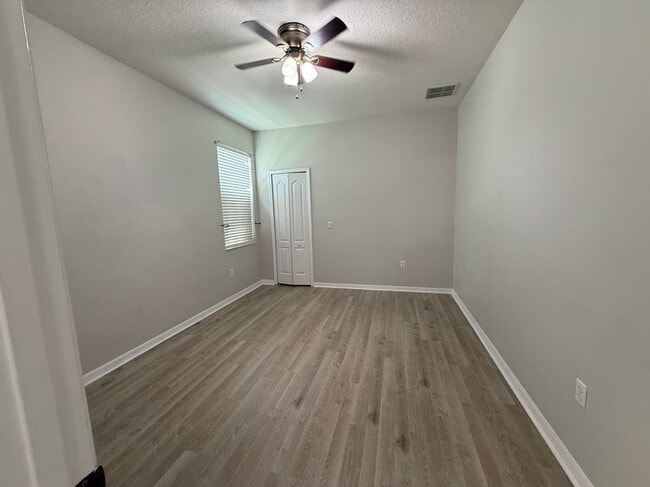 Building Photo - 944 Lost Grove Cir