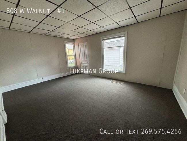 Building Photo - 808 W Walnut St