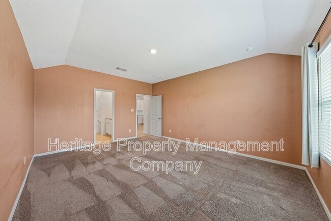 Building Photo - 2700 Coral Vly