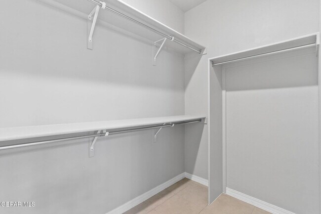 Building Photo - 4557 Mark Avizo