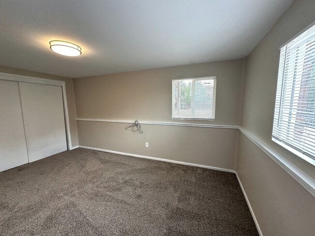 Building Photo - 431 S Victor Way