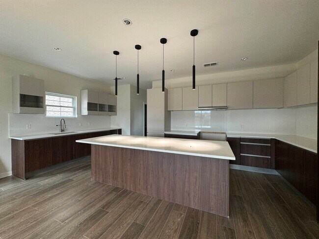 Building Photo - 210 Veracruz Dr