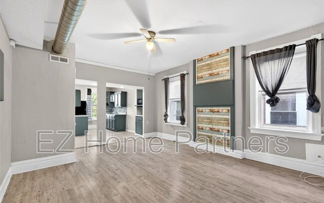 Building Photo - 3005 S Compton Ave