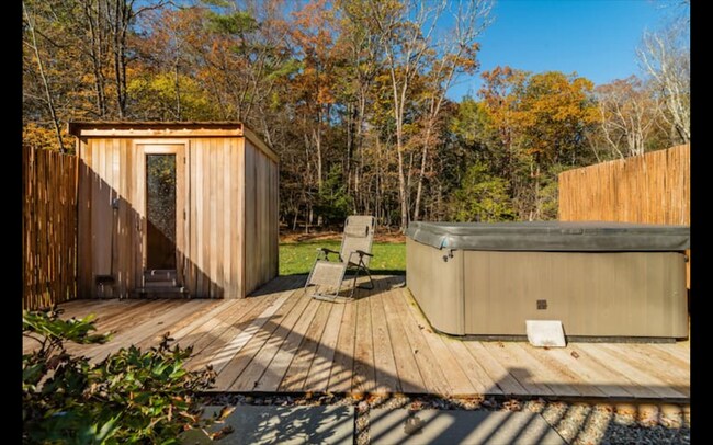 Building Photo - 22 Whitney Dr