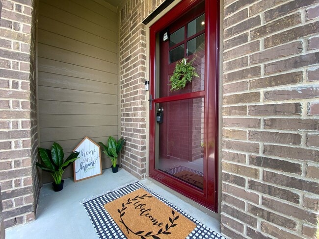 Building Photo - Wonderful 2 story, 3 bedroom home in South East Austin!