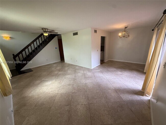 Building Photo - 10661 SW 113th Pl