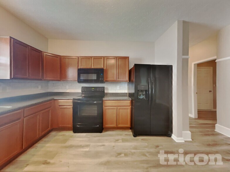 Building Photo - 4714 Angelica Dr