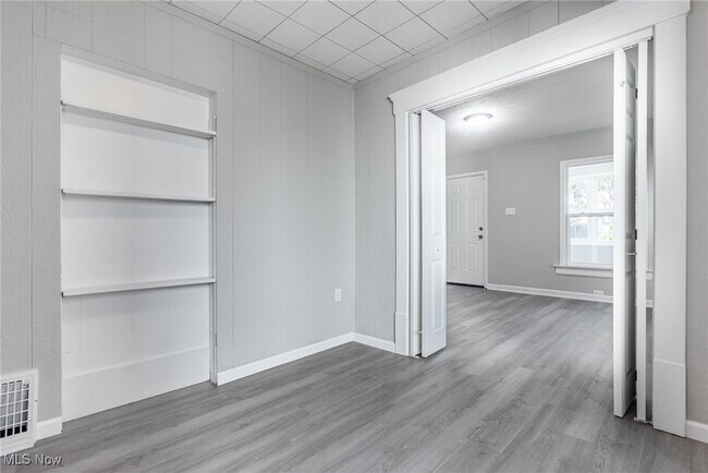 Building Photo - 312 Upland Ave