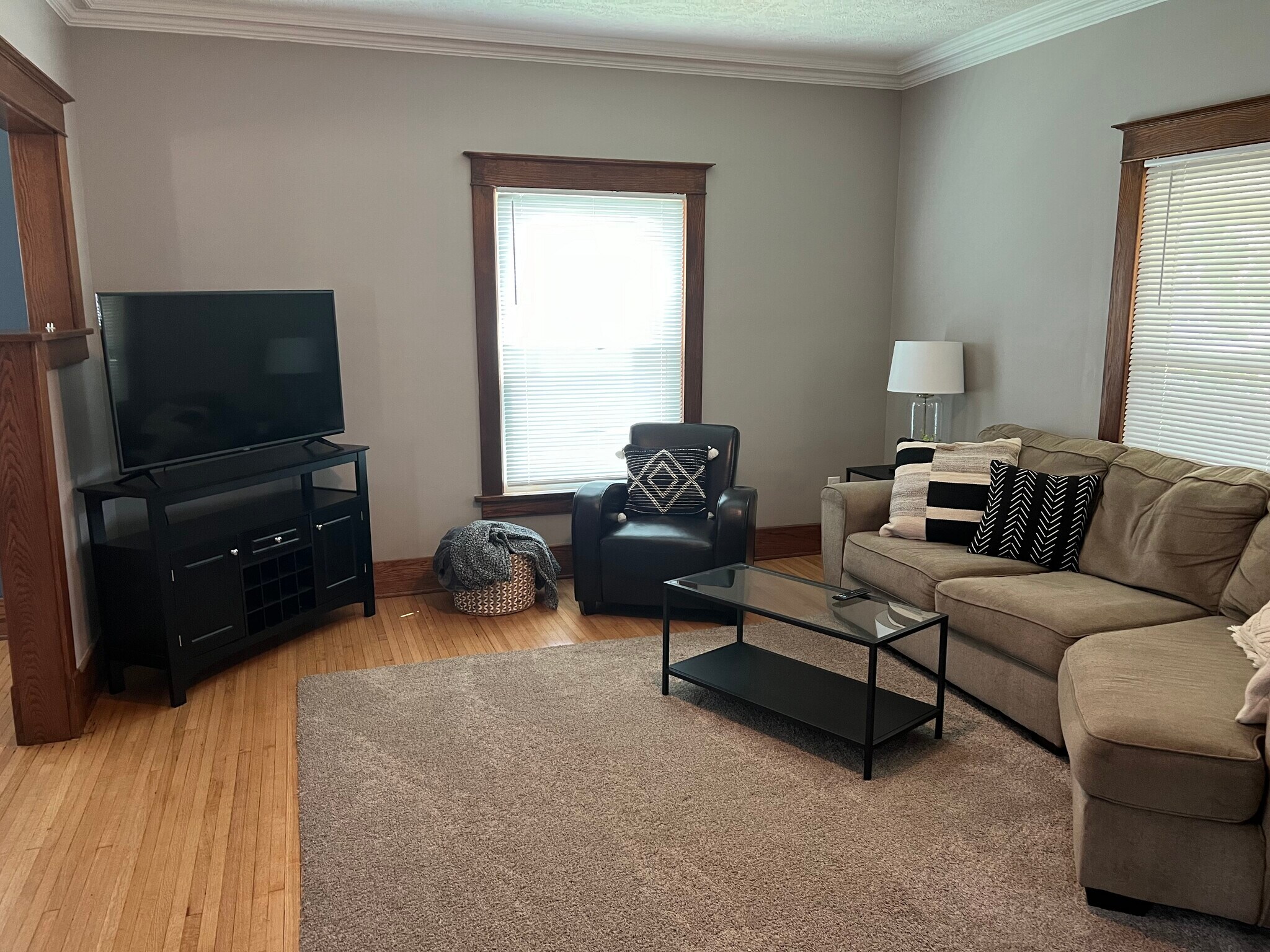 Building Photo - 1136 Peach St