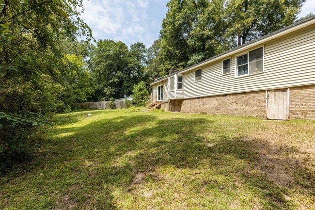 Building Photo - 104 Greenwood Cir