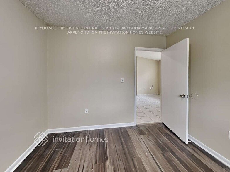 Building Photo - 2579 W 70th St