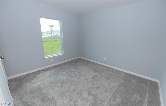 Building Photo - 1400 SW 1st Terrace