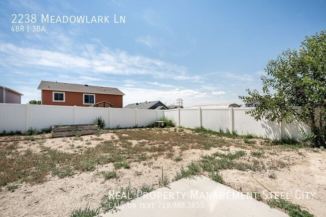 Building Photo - 2238 Meadowlark Ln