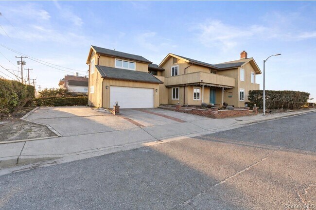 Building Photo - 115 Maryland Ave