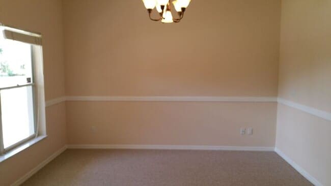 Building Photo - Spacious 4/2.5 Pool Home with 2-Car Garage...