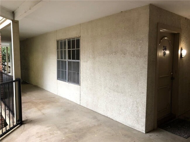 Building Photo - 910 Duncan Ln
