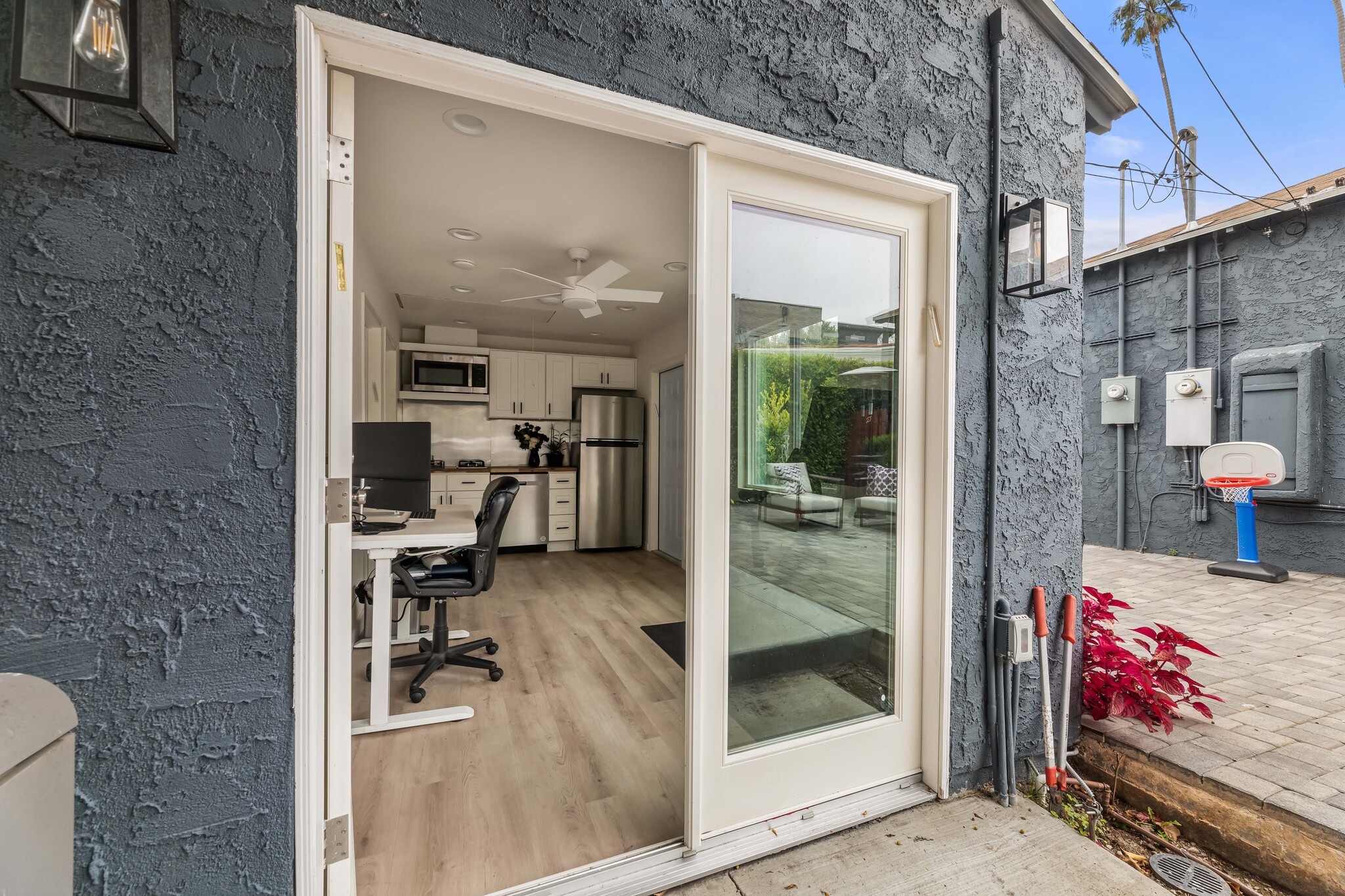 Building Photo - 2818 S Holt Ave