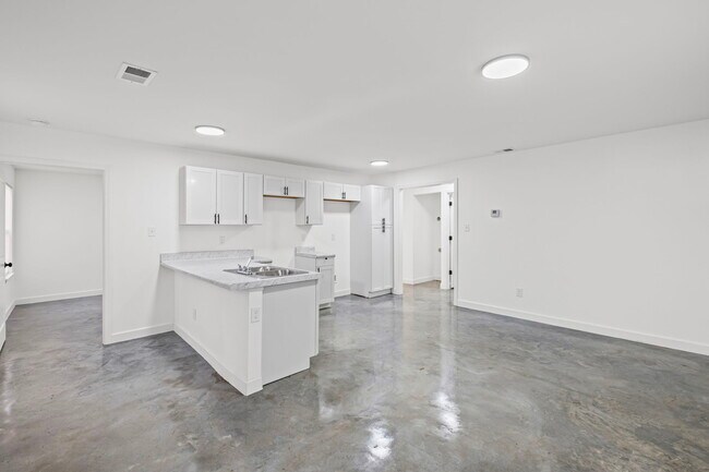 Building Photo - 1373-1375 COOPER ST