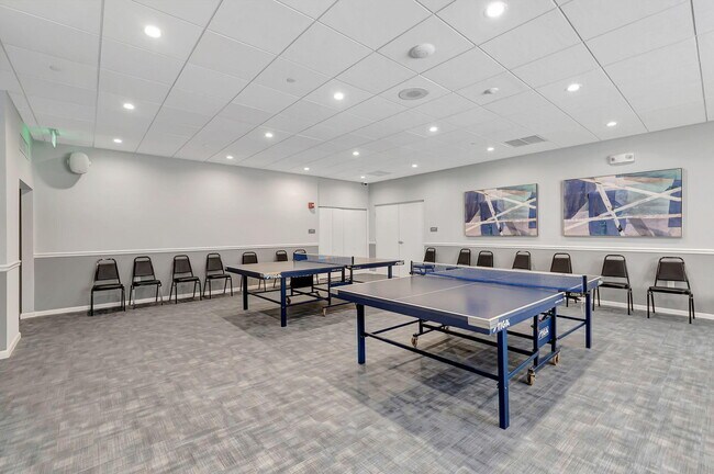 Building Photo - 14475 Strathmore Ln